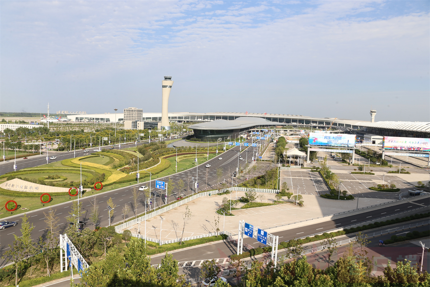 新鄭機(jī)場(chǎng)外景.jpg