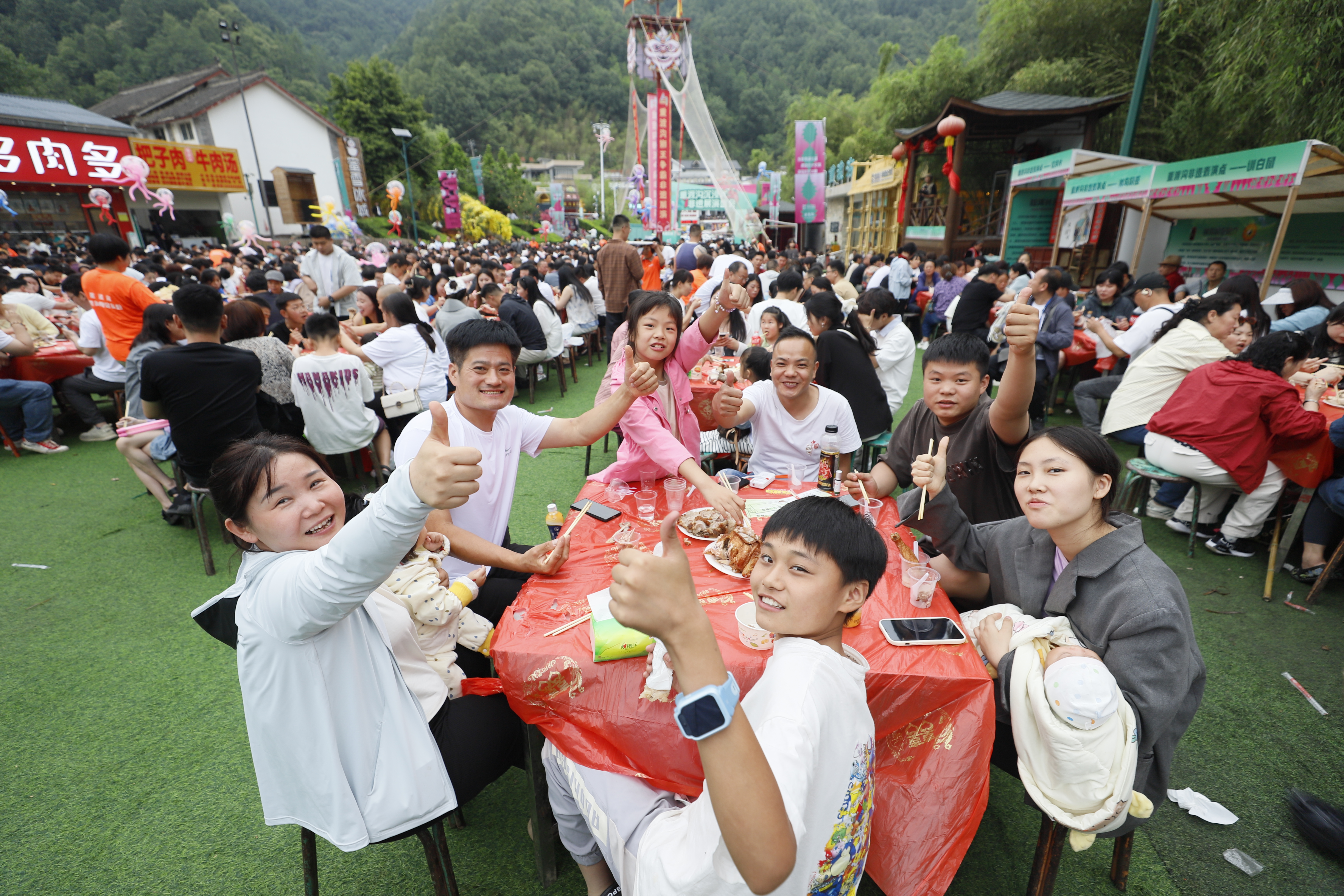 万人免费“搂席”！在重渡沟“粽”享非遗美食盛宴