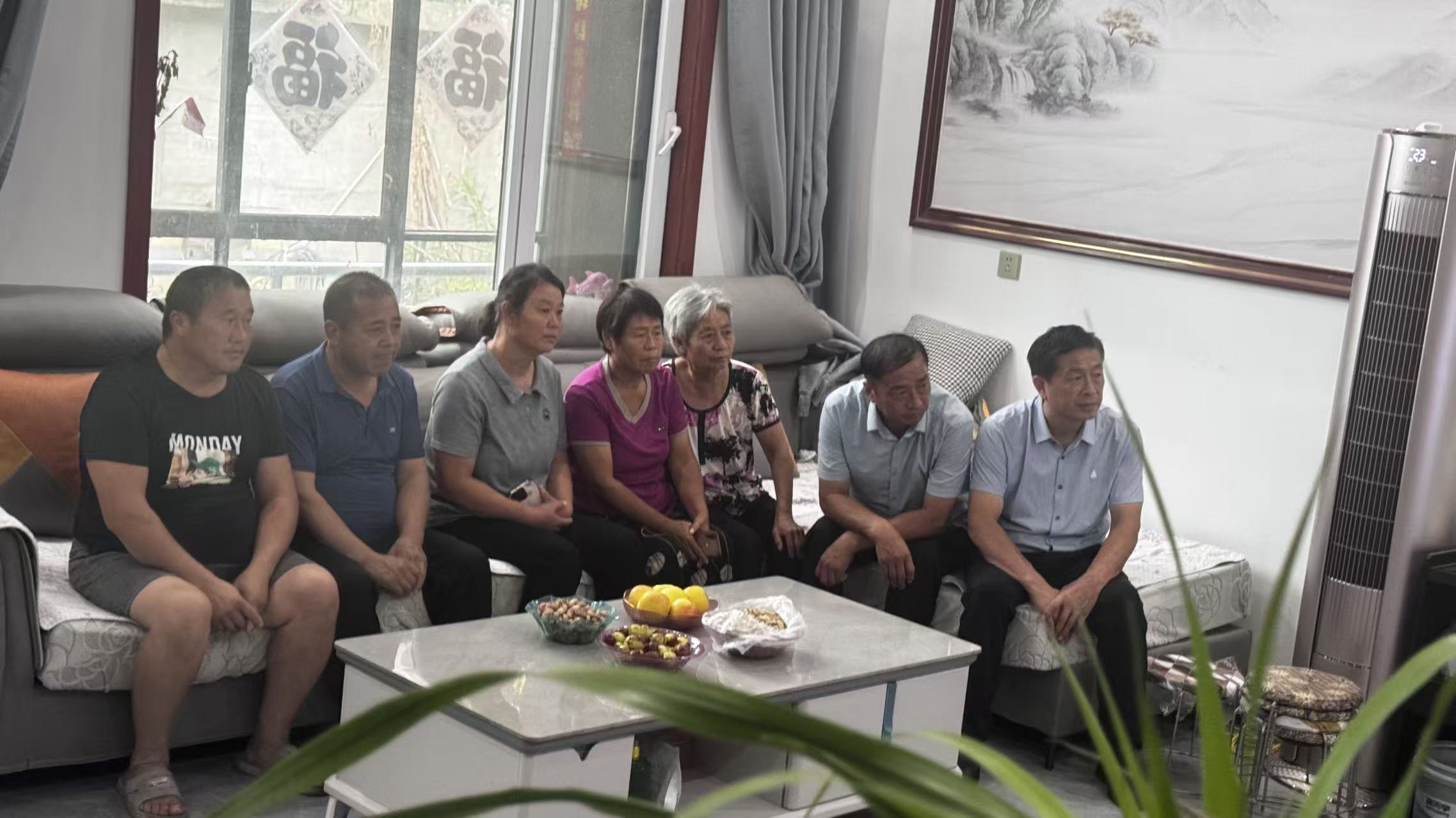 戍邊英烈肖思遠弟弟亮相閱兵式陸軍方隊 母親：“你弟弟替你走過天安門了”